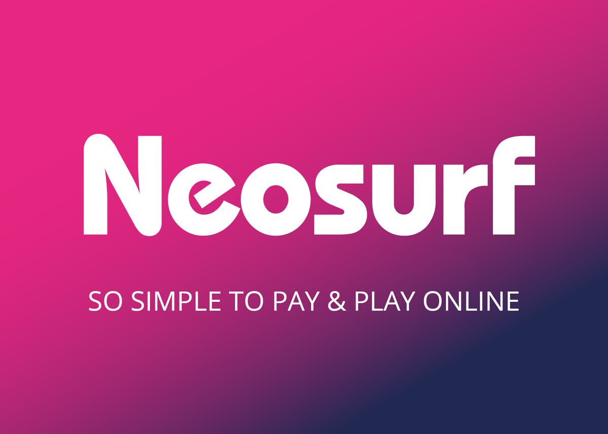 Neosurf Cup 2020 경기장 — 핑크·보라 조명 아래 e스포츠 무대와 관중, 대형 화면의 리그 오브 레전드 경기